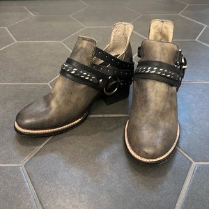 Colton Freebird by Steven booties NWOT